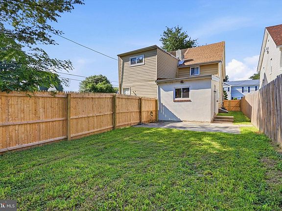 3rd image of 442 Leiper St