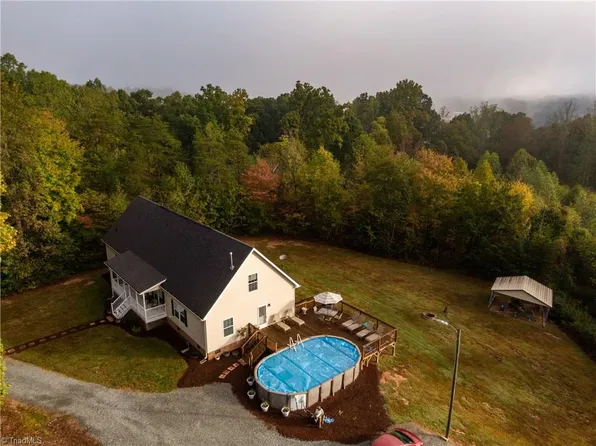 3823 Piney Mountain Rd, Walnut Cove, NC 27052