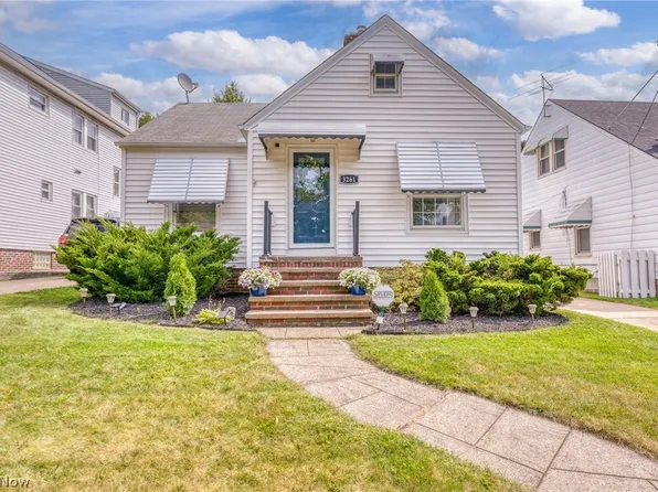 3261 Berea Rd, Cleveland, OH 44111
