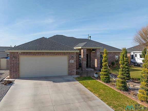 2nd image of 1102 Leslie Ln