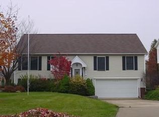 1927 Fairway Dr, Wickliffe, OH 44092