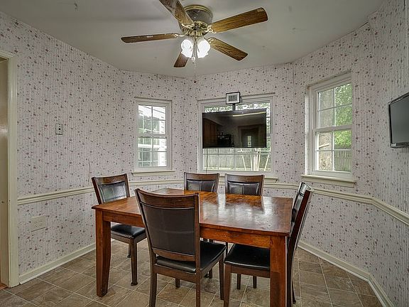 5th image of 756 Pine Lake Dr