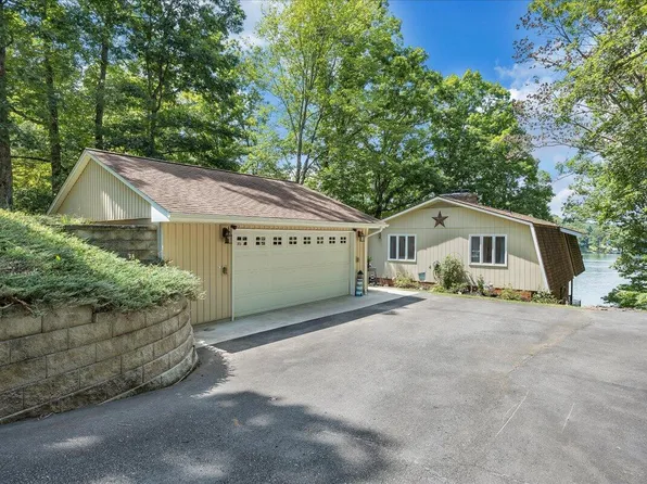 269 Highland Lake Rd, Union Hall, VA 24176