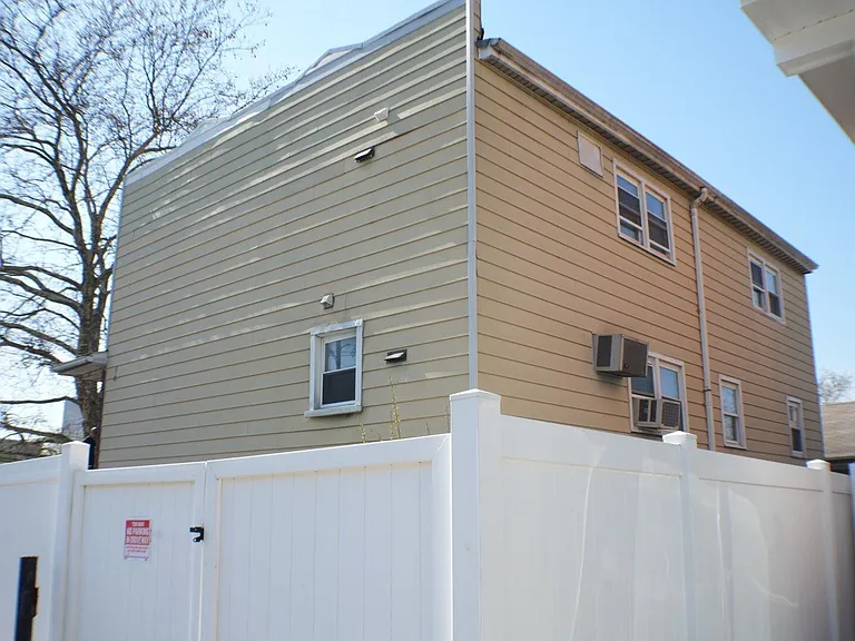 300 Cator Ave #2 — Photo 24