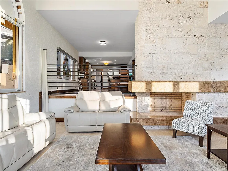 1421 Ponce De Leon Dr — Photo 42