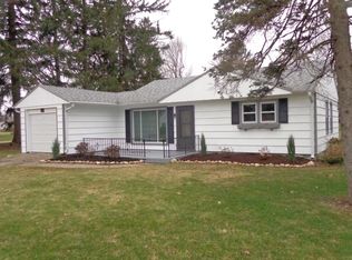 211 Bonito St, Walworth, WI 53184