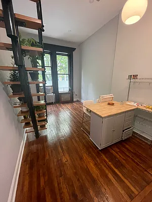 Rented by Prince Real Estate Associates LLC | media 24