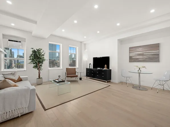 470 West 24th Street 19C image 2 of 6