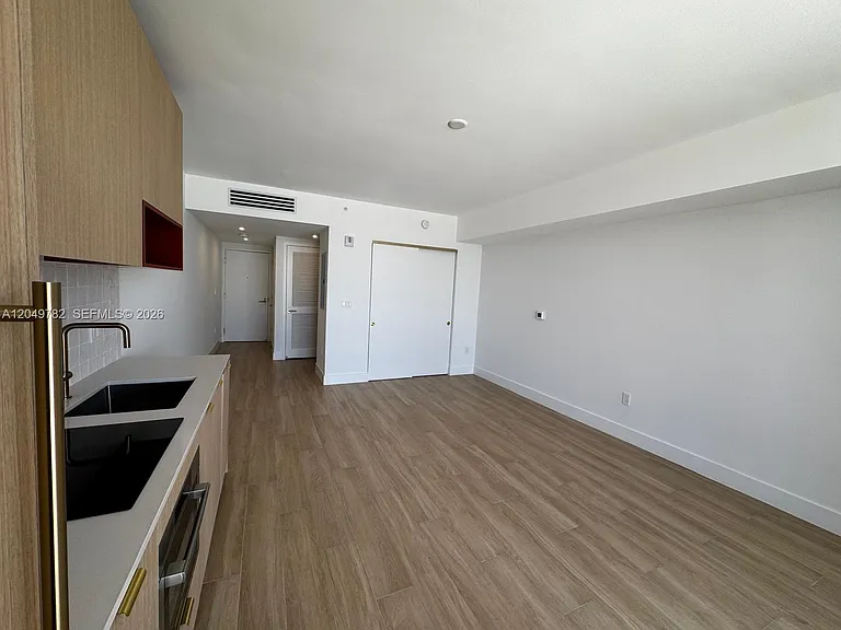 90 NE 32nd St #625 — Photo 9
