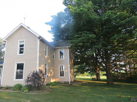 4th image of 561 E County Road 500 S