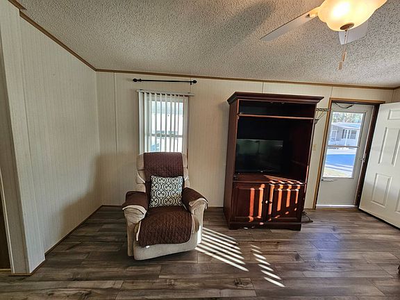 4th image of 2323 Putt Ln #495
