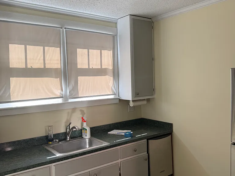156 S Lawrence St — Photo 10