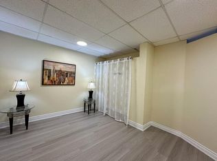 797 Lakeshore Rd E, Mississauga, ON L5E1C8