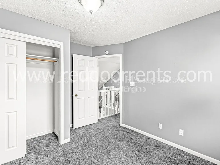 1522 Lake Point Ln N — Photo 23