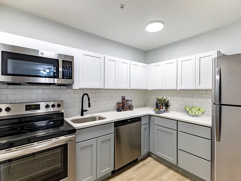 Windsor Forest Townhomes — Photo 5