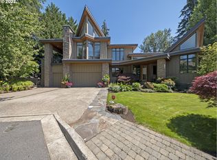 898 NE Brennan Ln, Hillsboro, OR