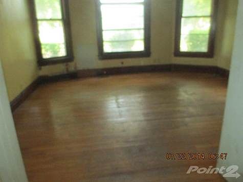 4th image of 903 N 12th St
