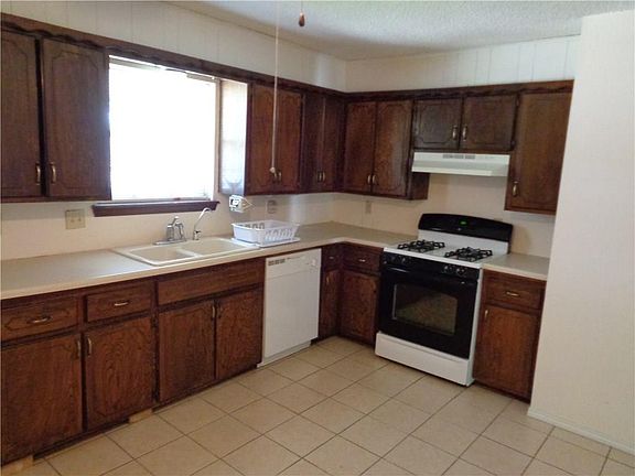 4th image of 1510 Rock Hollow Dr