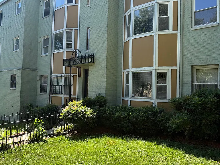 2835 Gainesville St SE #304 — Photo 1