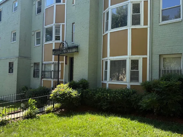 2835 Gainesville St SE APT 304, Washington, DC 20020