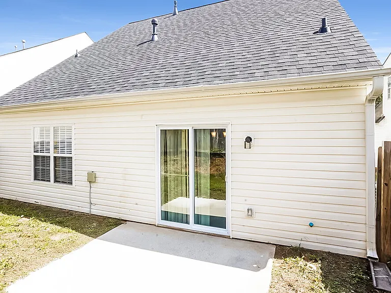 444 Village Bluff Dr — Photo 17