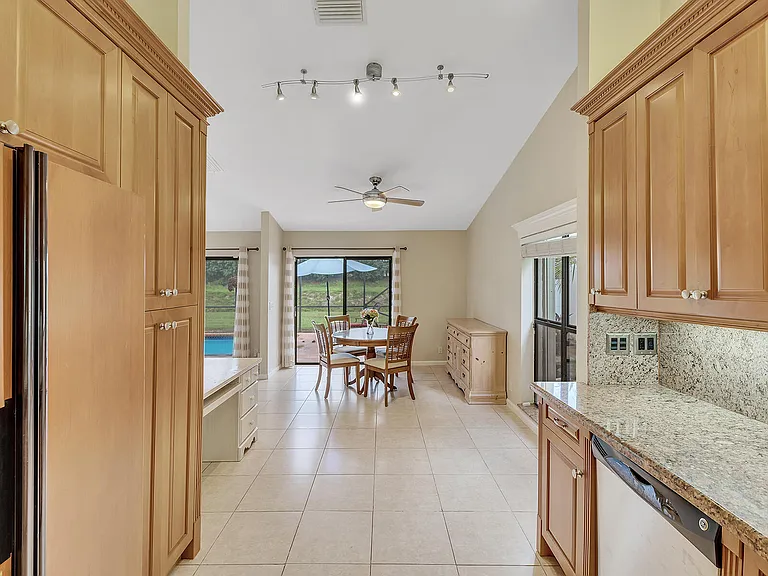 7747 Villa Nova Dr — Photo 12