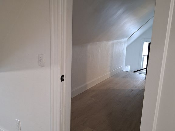 Hallway to Kitchen