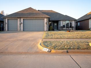 249 E Raleigh Ter, Mustang, OK 73064