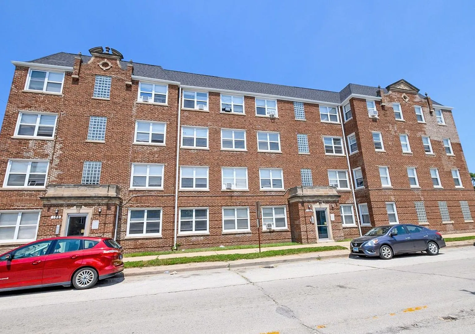 102-108 Memorial Dr — Photo 1
