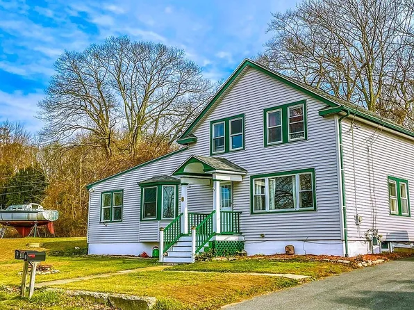 6 Lakeshore Rd, Westport, MA 02790