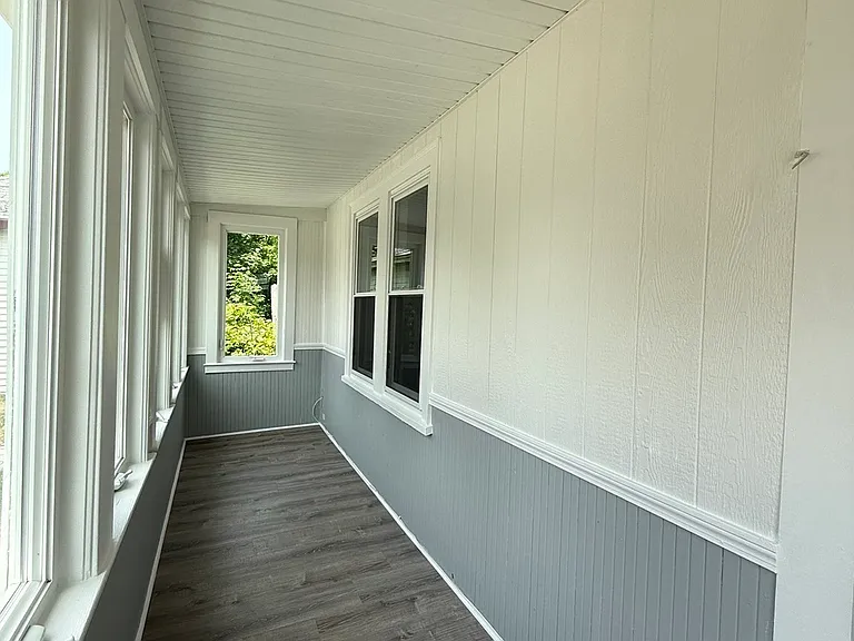 421 Belgrade Ave — Photo 2