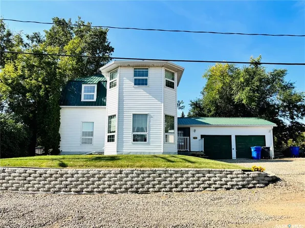 520 1st STREET, North Portal, SK S0C 1W0