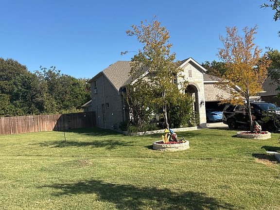 2nd image of 2500 Clayton St