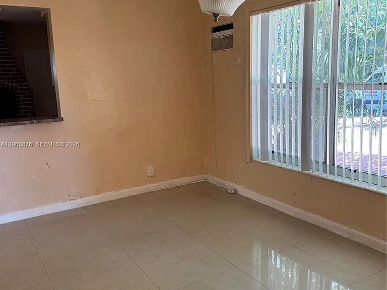 695 NE 151st St #3 — Photo 3