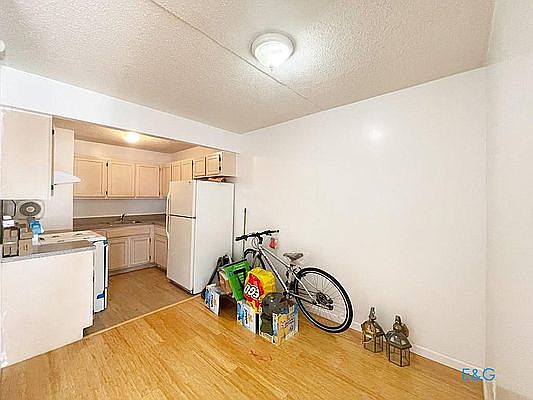 1st image of 1065 Willoughby Ave #1