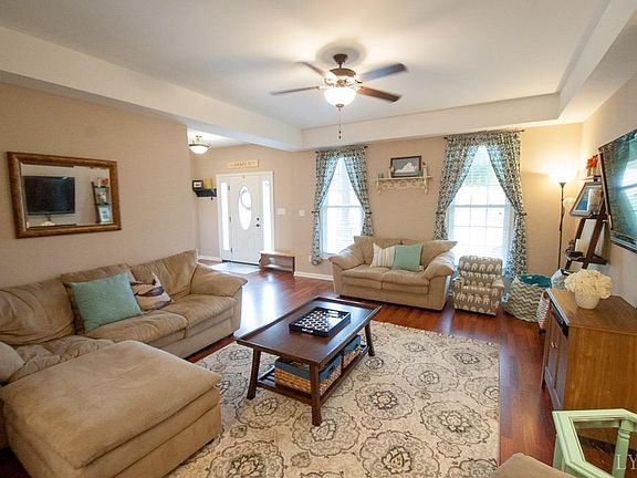5th image of 466 Mantle Dr