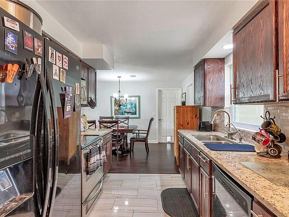 5th image of 2850 Keene Park Dr