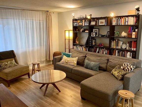 5th image of 288 S Oak Knoll Ave APT 6