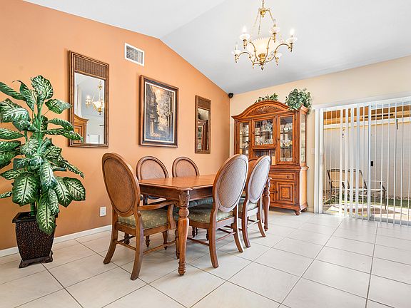 5th image of 71 King Fisher Way