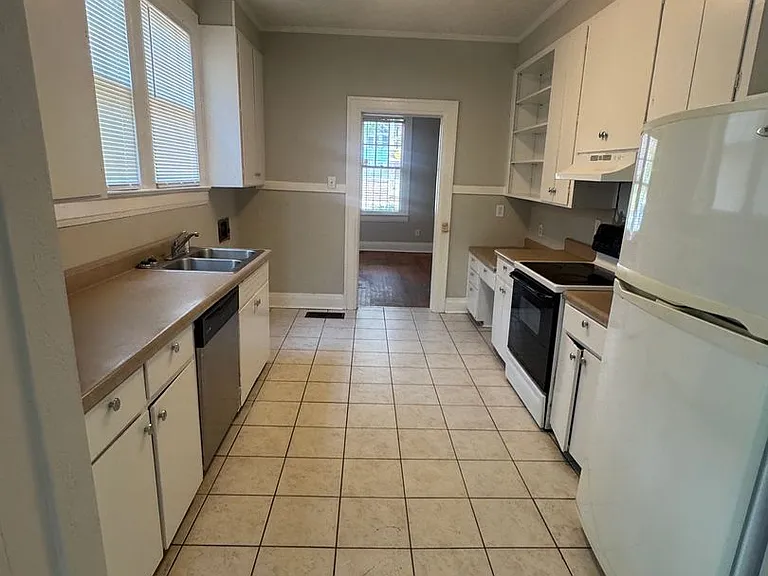 1154 S Lawrence St — Photo 8