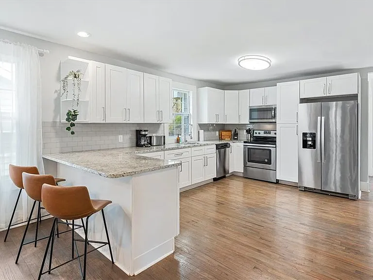 1026 Deckner Ave SW — Photo 11