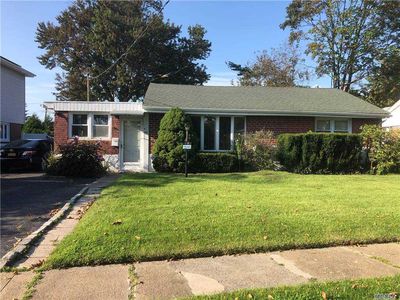 90 Birch Ln, Valley Stream, NY, 11581