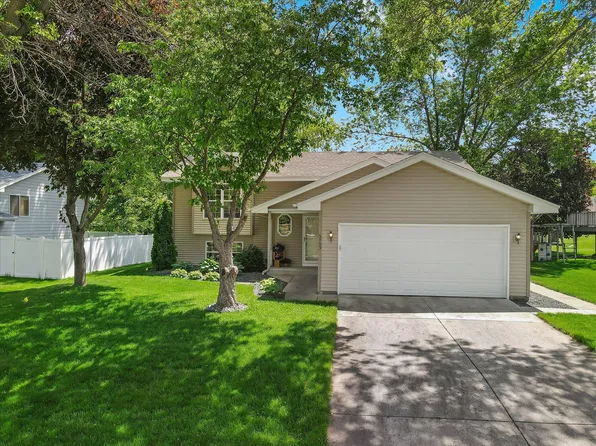 5753 Lone Oak Dr, Savage, MN 55378