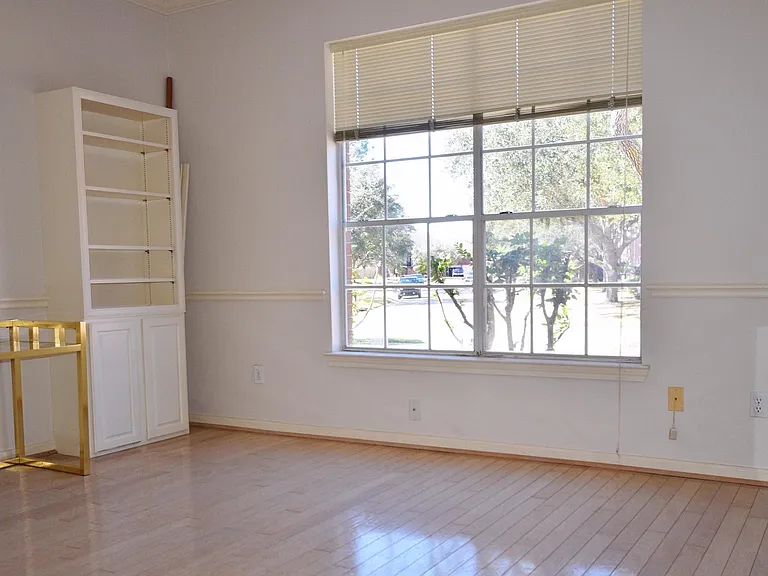 2527 Falcon Ridge St — Photo 16