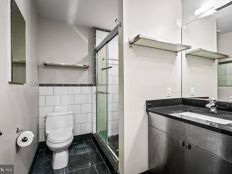 18 E Madison St #4 — Photo 22