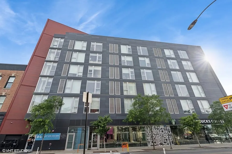 2 bed, 1079 sqft, $3,355 — Photo 1