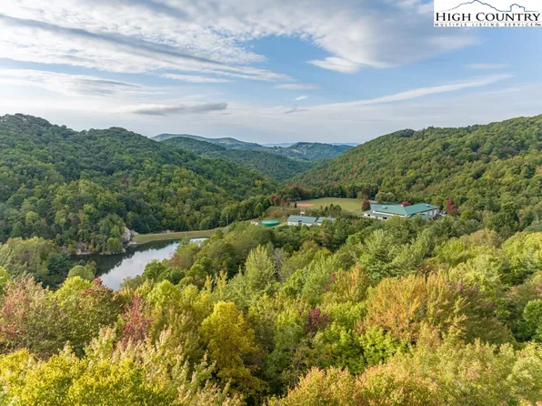 124 Deergrass Road, Beech Mountain, NC 28604