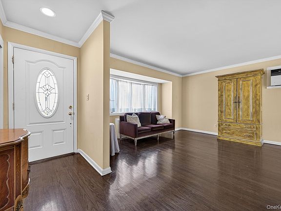 4th image of 4 Gates Avenue
