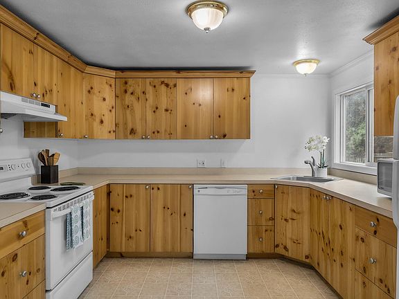 4th image of 61057 Chuckanut Dr
