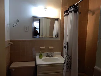 Rented by Aimee Grodanz, LREB